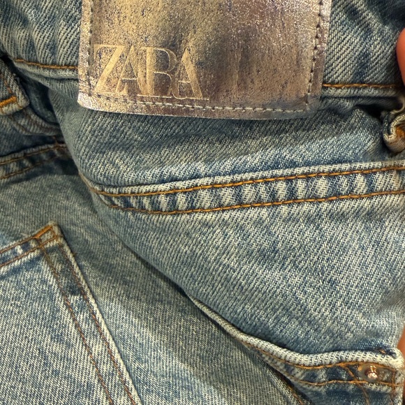 Zara High Rise Straight Leg Jeans Light Wash Size US 2 EUR 34 - Picture 9 of 10